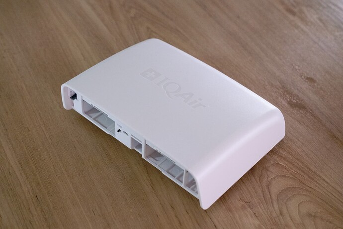 IQAir AirVisual Outdoors (1 of 1)